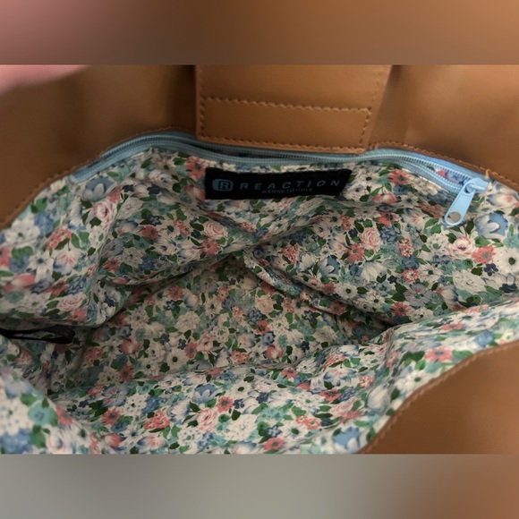 Kenneth Cole Reaction Straw Tan Shoulder Bag - Picture 3 of 4